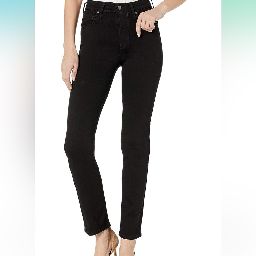 NWOT Levi’s 724 High Rise Straight Leg Jean